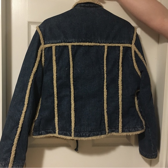Vintage 1980’s Women’s Wrangle Lined Jean Jacket. Size medium, fits smaller - Picture 2 of 3